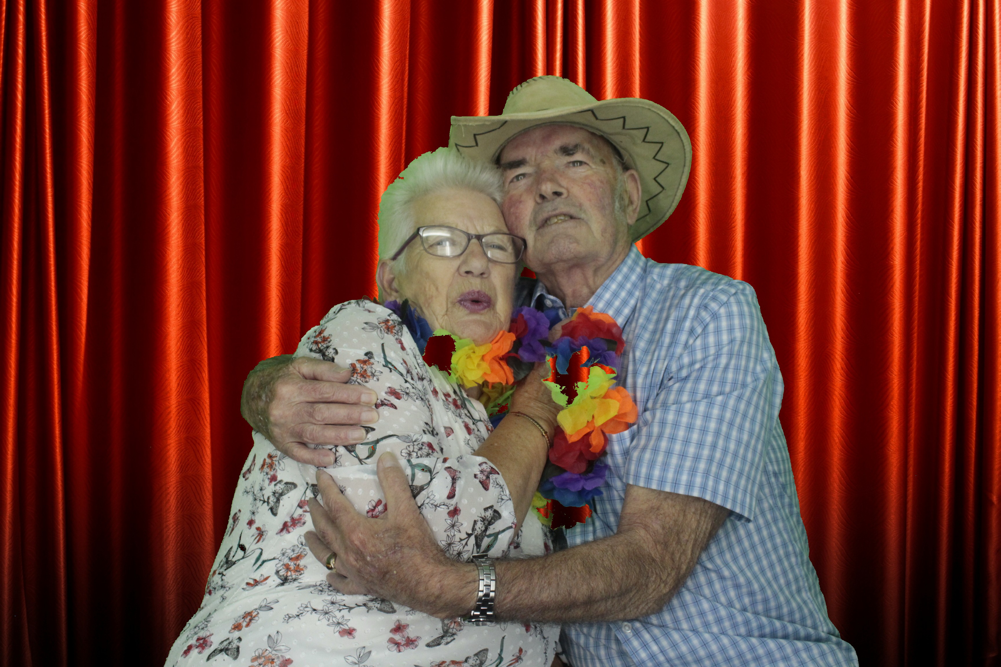 Mr & Mrs McIlvaney | View more photos from the event at gallery.myphotoboothexperience.co.uk/u/MyPhotoBoothExperienceLtd/Mr-Mrs-McIlvaney